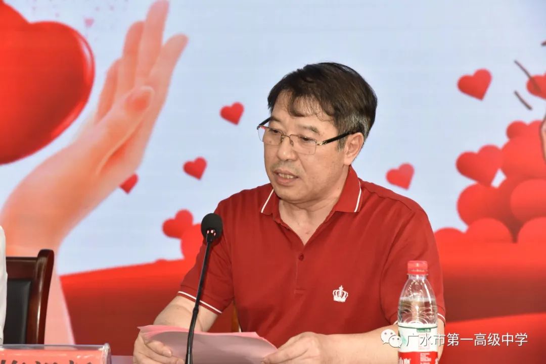 湖北廣建董事長(zhǎng)李厚榮一行參加市一中愛(ài)心圖書館揭牌活動(dòng)