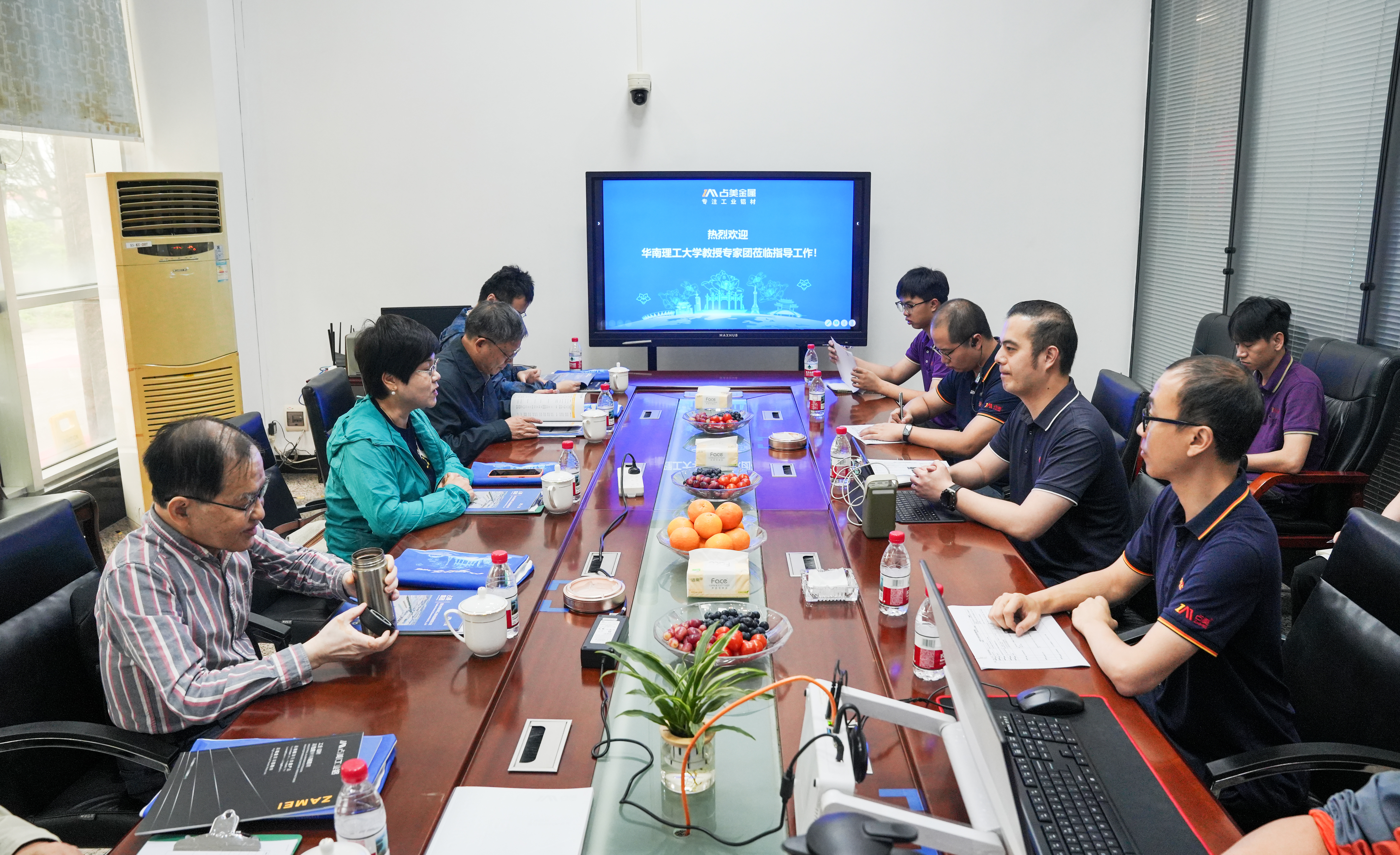 華南理工大學教授蒞臨占美公司調研指導生產智能化改造工作
